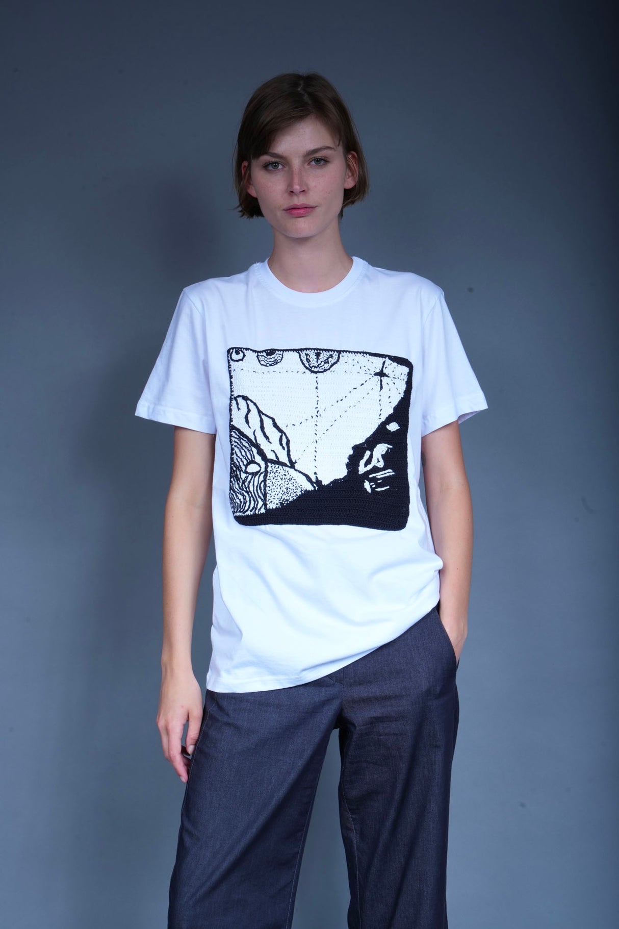 Wooly Rouge x Sasha hand-embroidered T-shirt N°7, unique artwork — Wooly Rouge