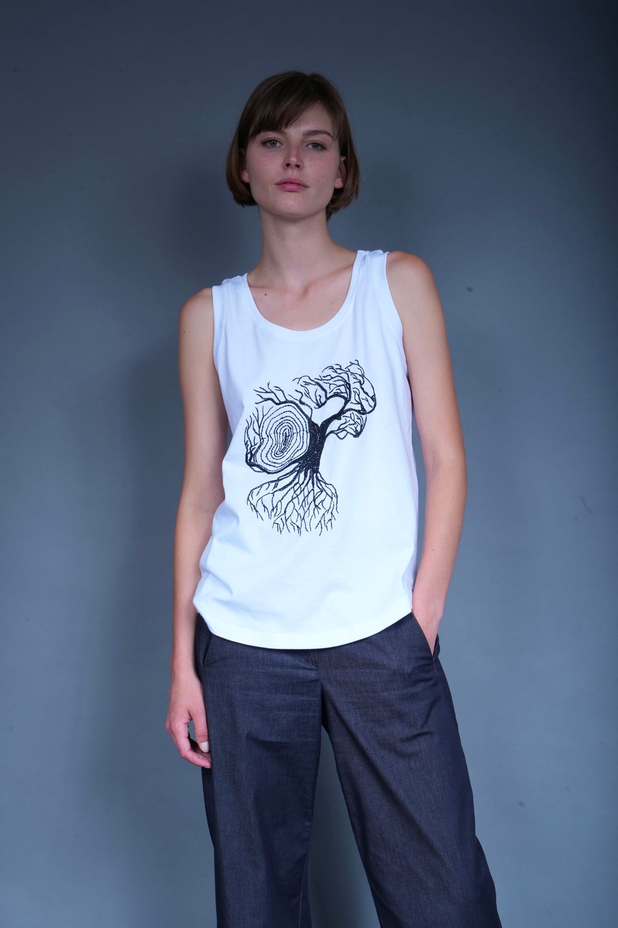 Wooly Rouge x Sasha hand-embroidered T-shirt N°17, unique artwork — Wooly Rouge