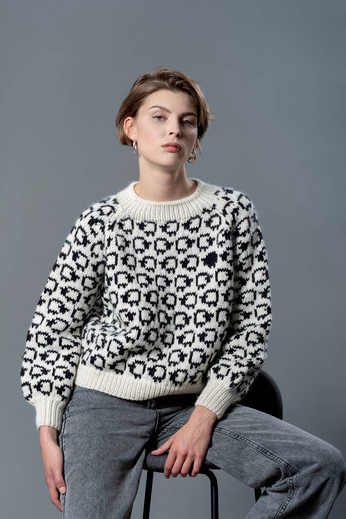 Varda cropped wool sweater with puffed sleeves and sheep embroidery — Wooly Rouge